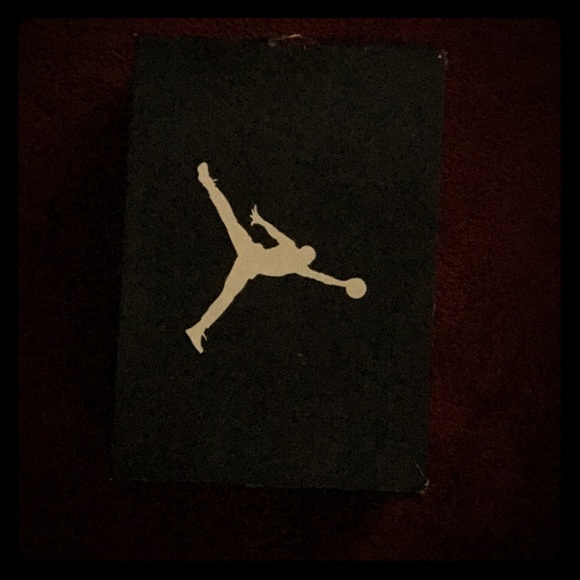 Jordan’s - Picture 1 of 4